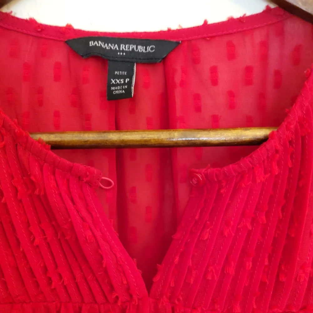 Banana Republic Pleated Clip Dot Blouse‎ Womens XXS Petite Red Sheer Puff Sleeve